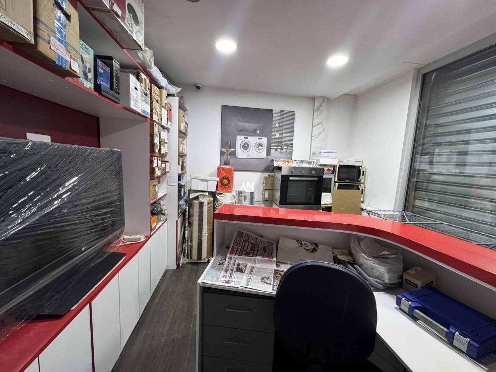 Slika 2 - Bulevar Kralja Aleksandra,  Lokal na prodaju, 98m2, 220.000€