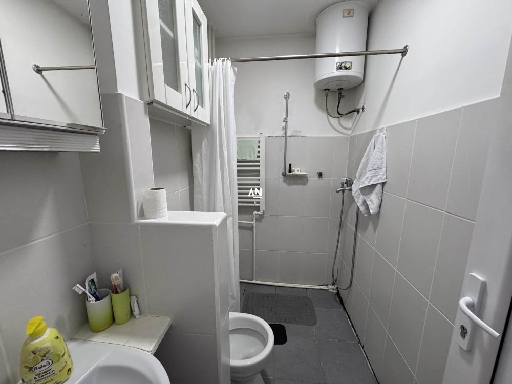 Slika 5 - Bulevar Kralja Aleksandra,  Lokal na prodaju, 98m2, 220.000€