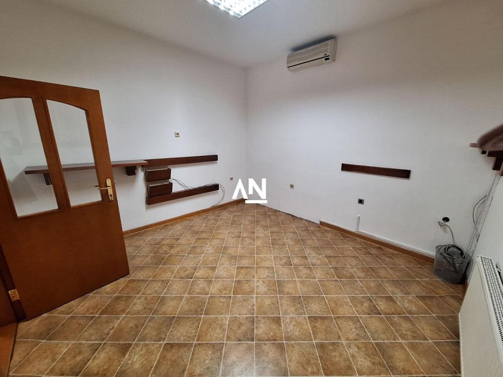 Slika 2 - Milana Rakića,  Lokal za izdavanje, 350m2, 2.800€