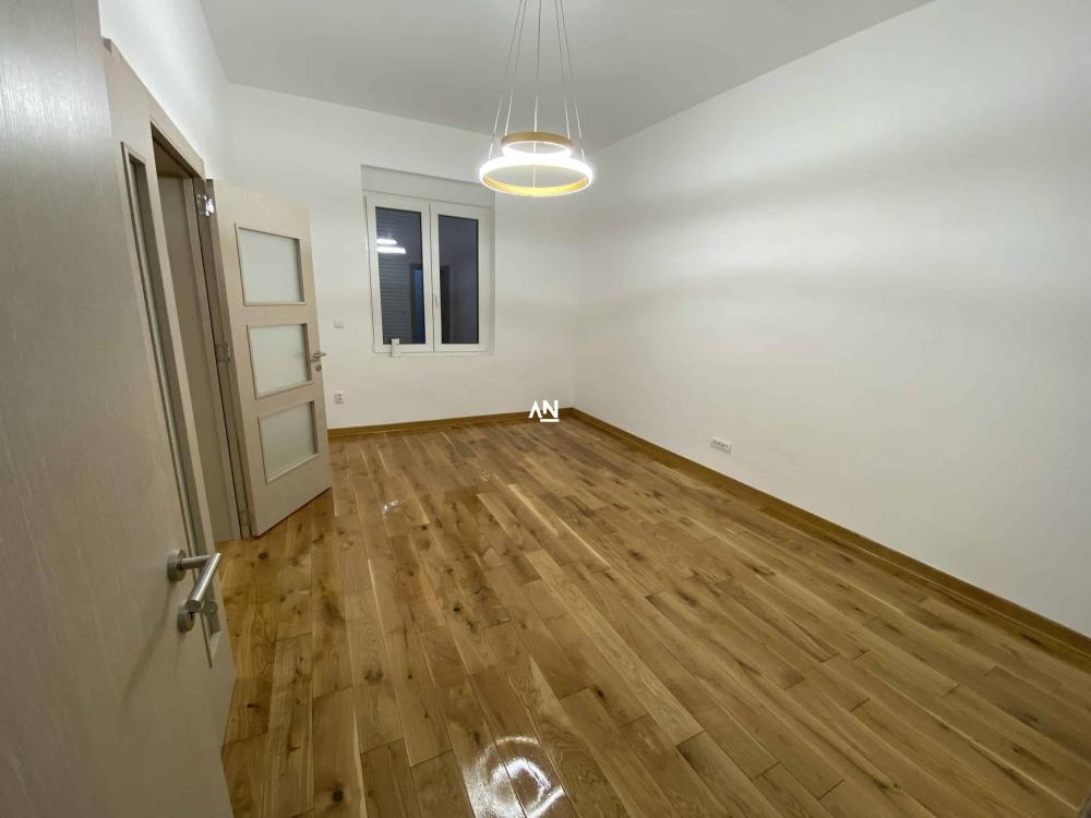 Slika 2 - Kralja Milutina,  Lokal za izdavanje, 650m2, 9.750€