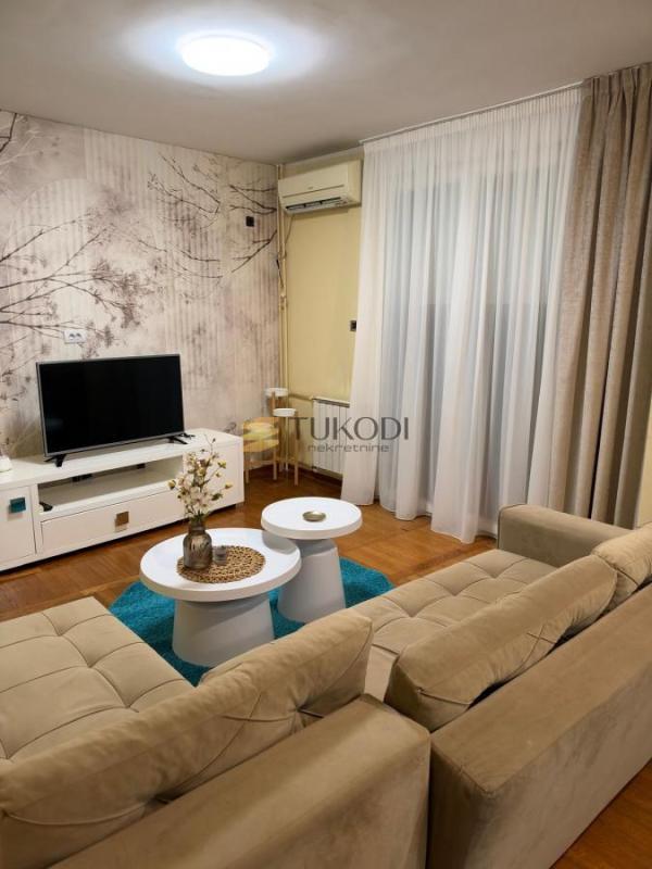 Glavna slika -Dvosoban stan za izdavanje, 75m2, 900€