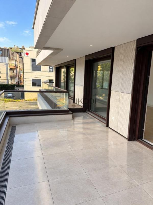 Slika 8 - Trosoban stan na prodaju, 217m2, 1.298.000€