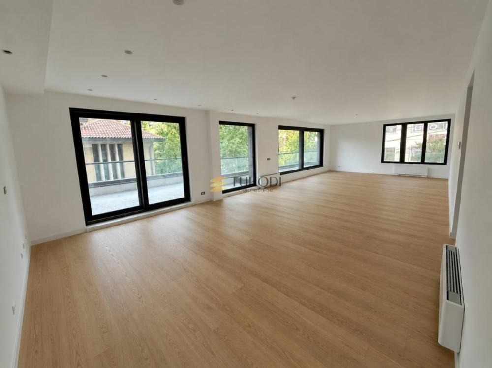 Slika 1 - Trosoban stan na prodaju, 217m2, 1.298.000€
