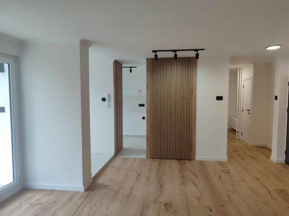 Glavna slika -Trosoban stan na prodaju, 71m2, 247.000€
