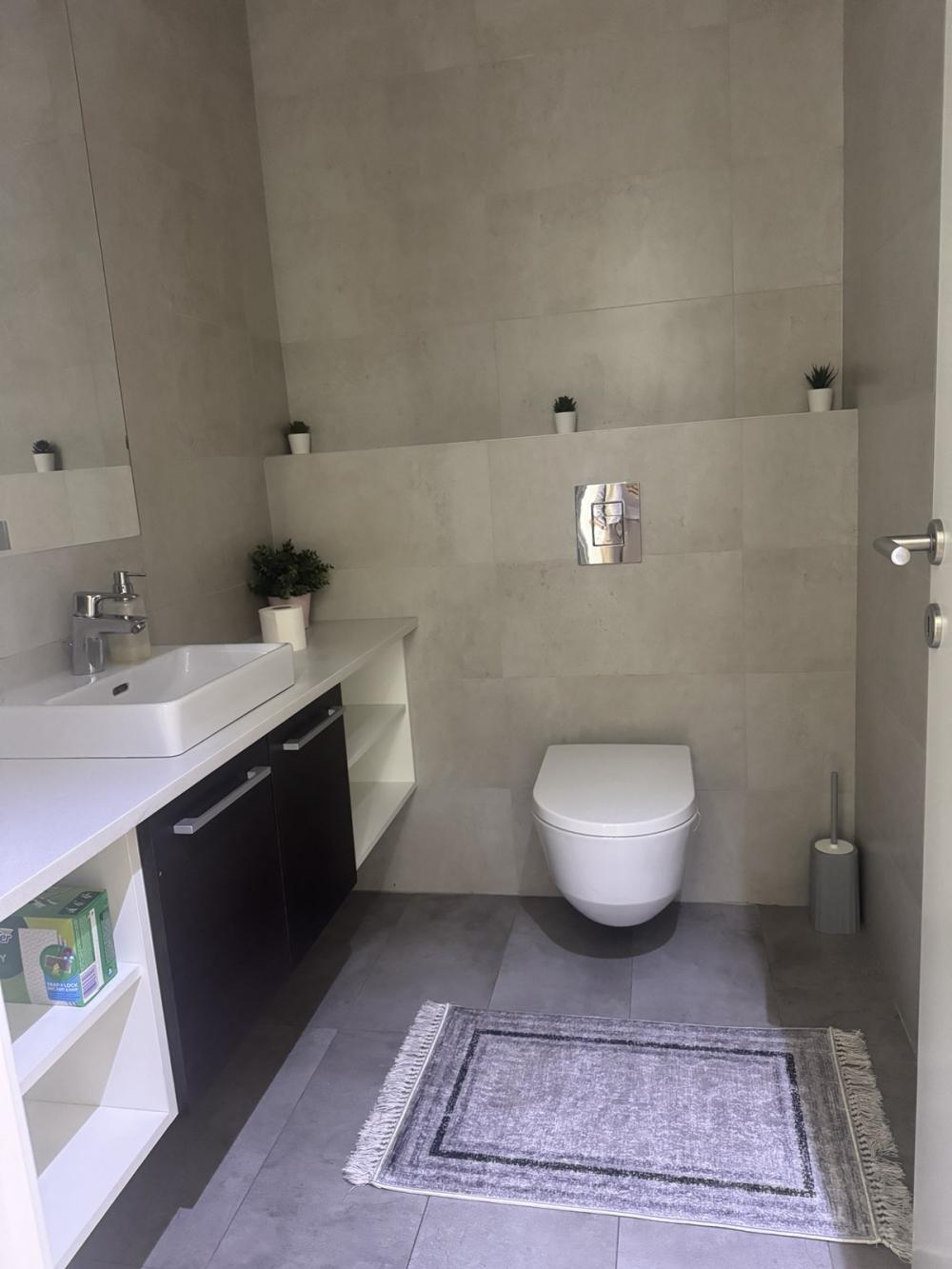 Slika 9 - Hercegovačka, Četvorosoban stan za izdavanje, 124m2, 4.000€