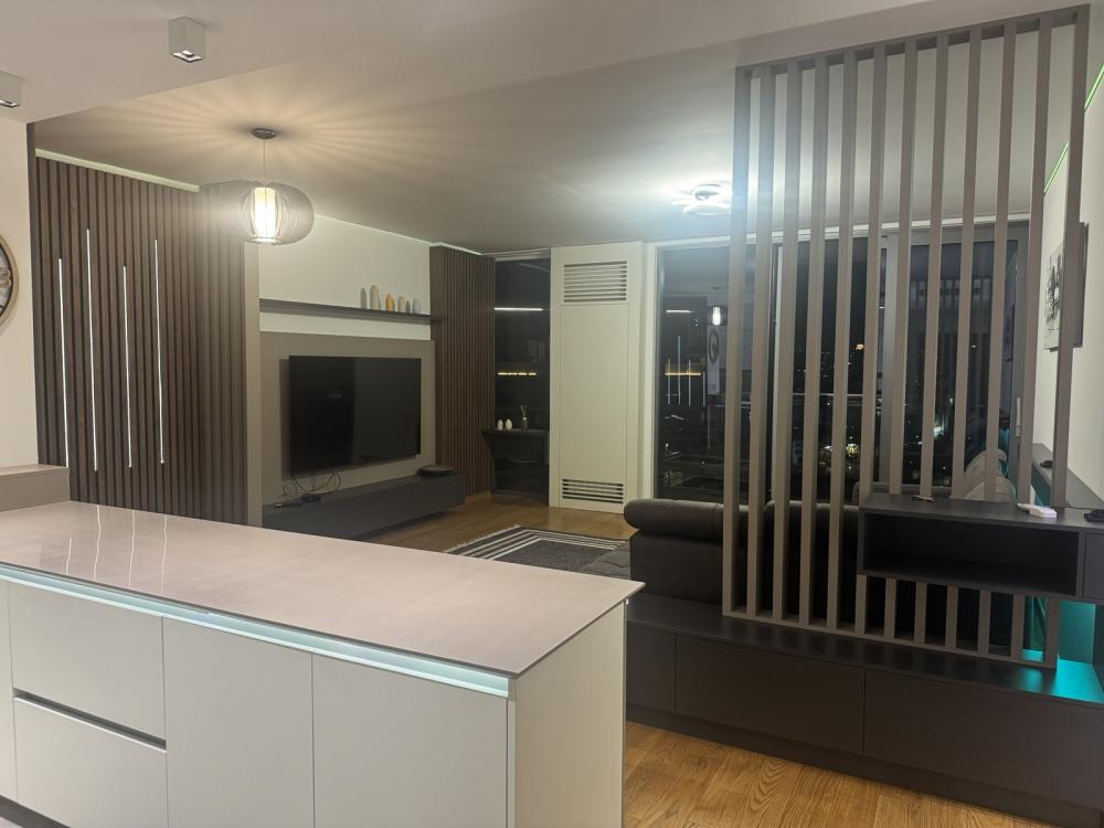 Slika 1 - Hercegovačka, Četvorosoban stan za izdavanje, 124m2, 4.000€