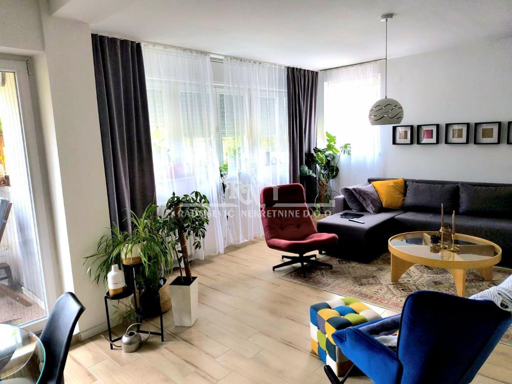 Slika 1 - Kralja Radoslava, Trosoban stan na prodaju, 85m2, 157.000€