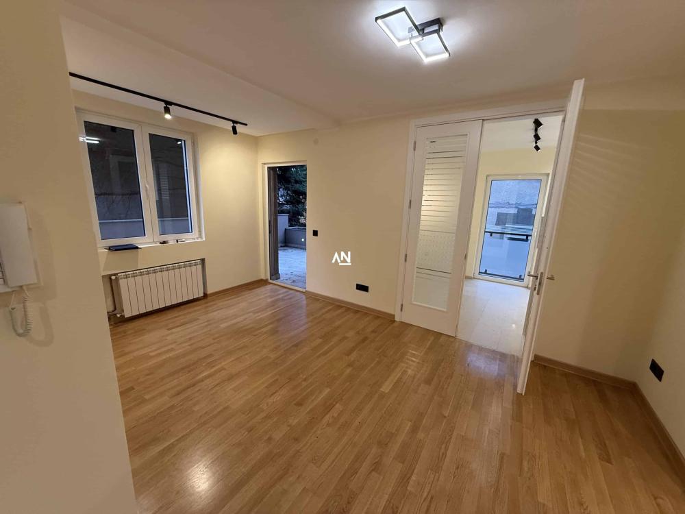 Slika 8 - Nikole Đurkovića, Četvorosoban stan na prodaju, 93m2, 300.000€