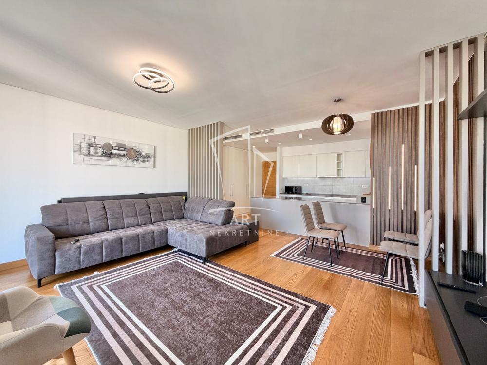 Slika 1 - Hercegovačka, Četvorosoban stan za izdavanje, 124m2, 4.000€
