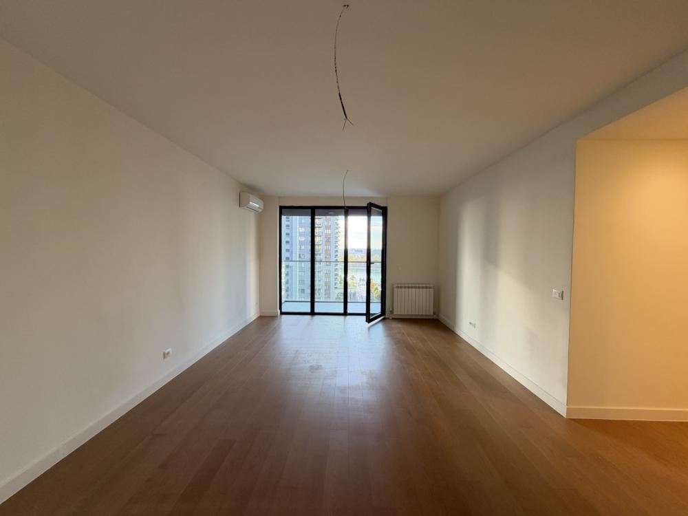 Slika 1 - Bulevar Vudroa Vilsona, Četvorosoban stan za izdavanje, 111m2, 2.500€