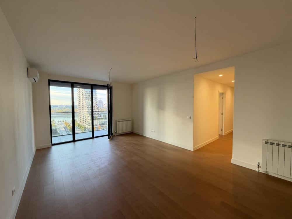 Glavna slika -Bulevar Vudroa Vilsona, Četvorosoban stan za izdavanje, 111m2, 2.500€