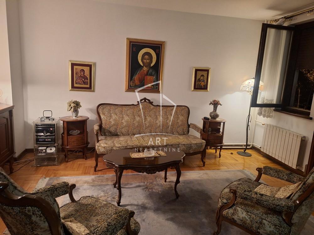 Slika 1 - Bulevar oslobođenja, Trosoban stan za izdavanje, 105m2, 1.100€