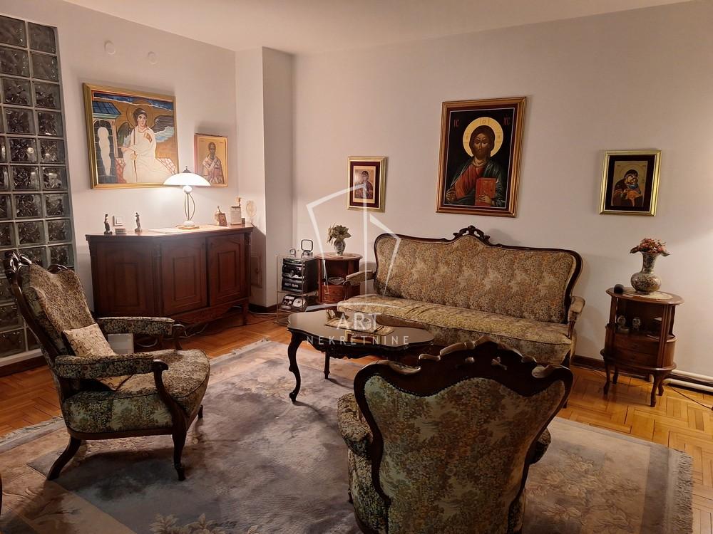 Slika 2 - Bulevar oslobođenja, Trosoban stan za izdavanje, 105m2, 1.100€