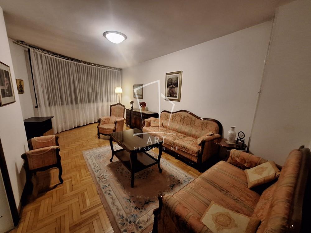 Slika 3 - Bulevar oslobođenja, Trosoban stan za izdavanje, 105m2, 1.100€