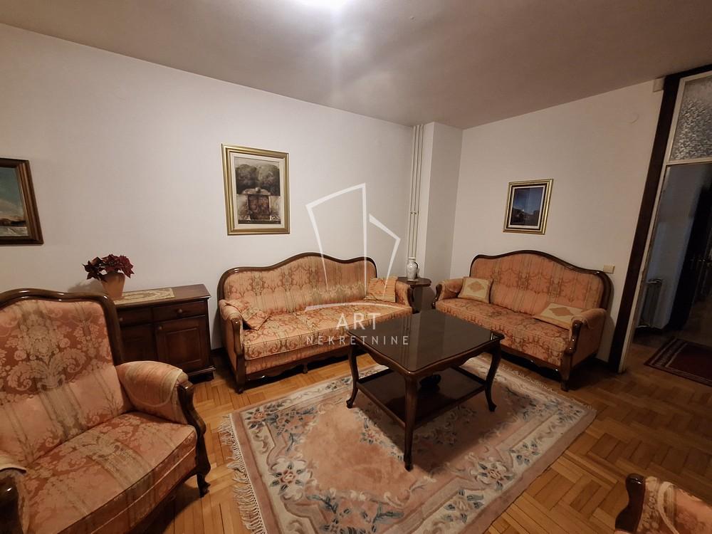 Slika 4 - Bulevar oslobođenja, Trosoban stan za izdavanje, 105m2, 1.100€