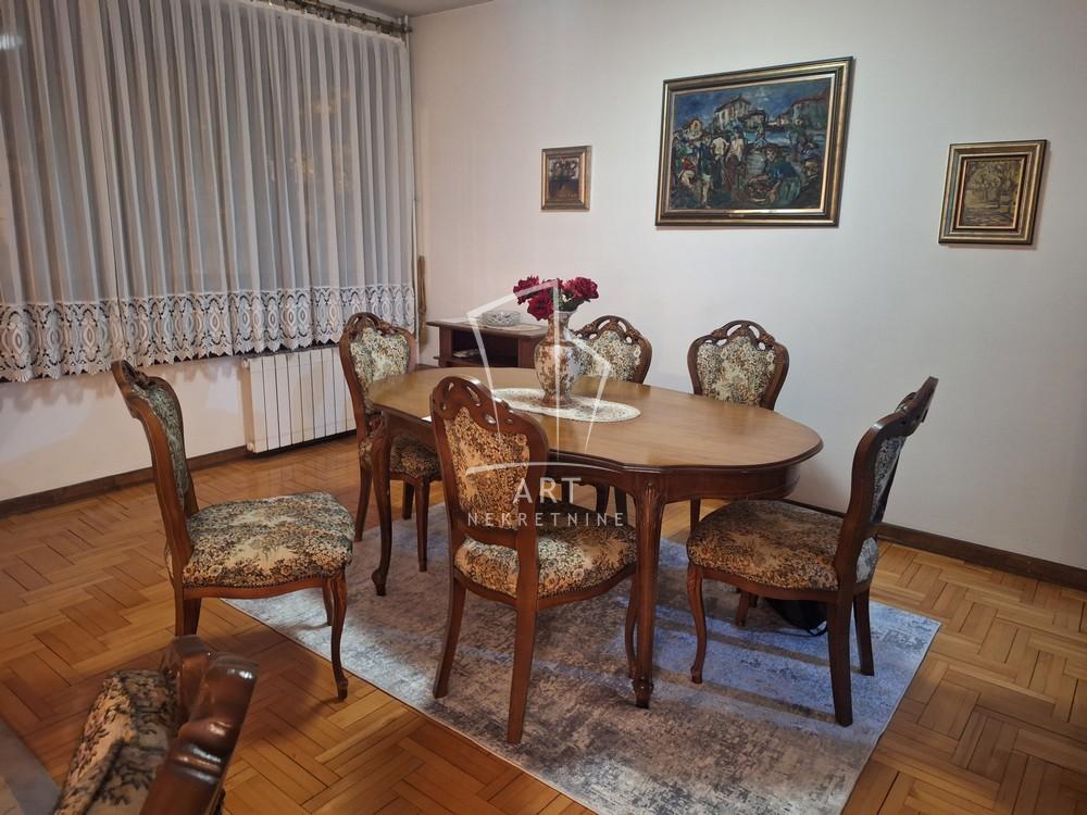 Slika 8 - Bulevar oslobođenja, Trosoban stan za izdavanje, 105m2, 1.100€