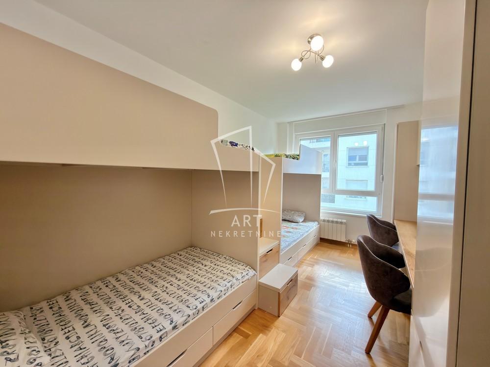 Slika 9 - Mirka Milojkovića, Trosoban stan na prodaju, 82m2, 278.000€
