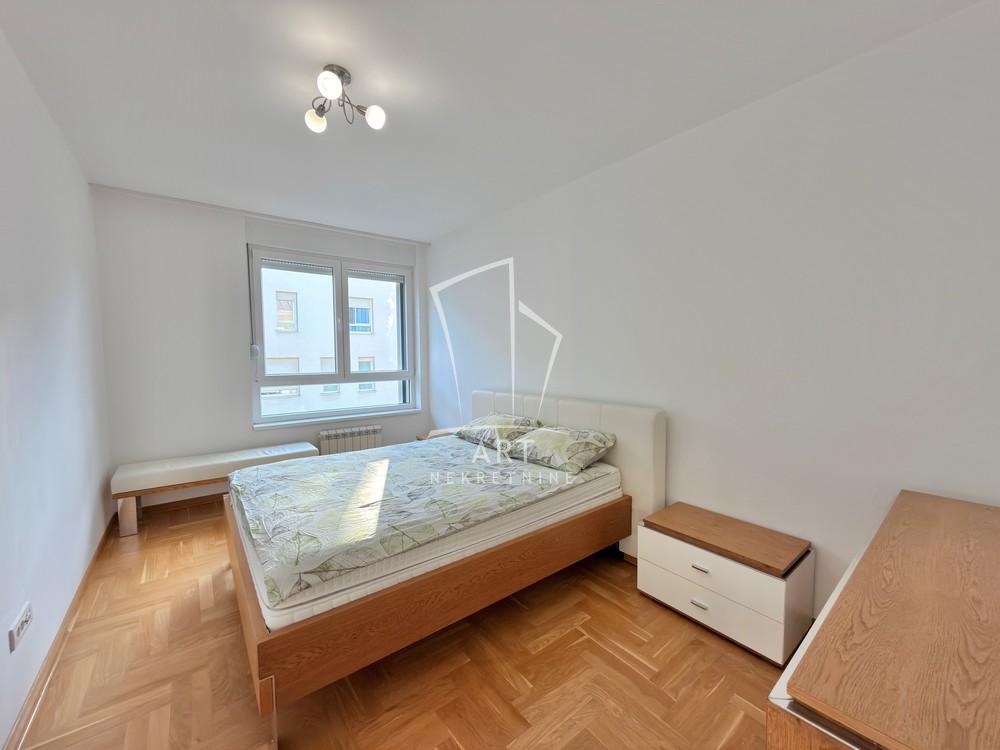Slika 7 - Mirka Milojkovića, Trosoban stan na prodaju, 82m2, 278.000€