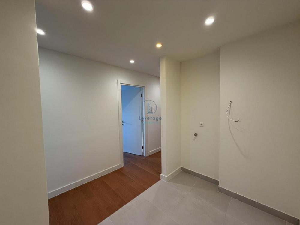 Slika 1 - Bulevar Vudroa Vilsona, Četvorosoban stan za izdavanje, 111m2, 2.500€