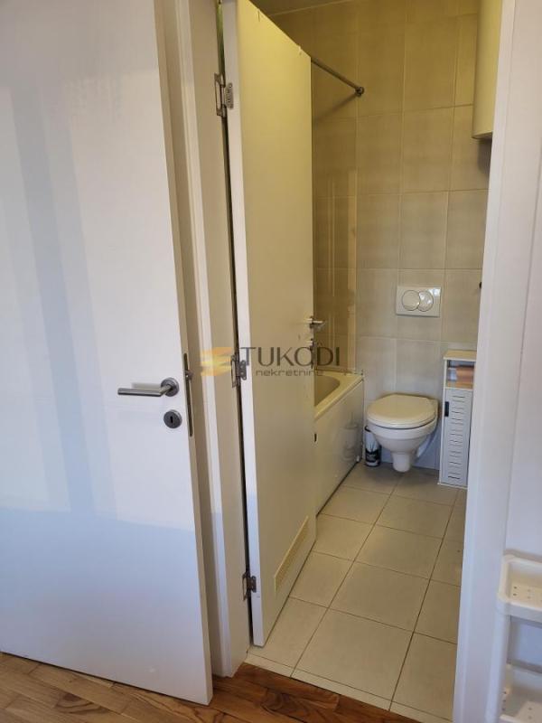 Slika 9 - Četvorosoban stan za izdavanje, 99m2, 1.600€