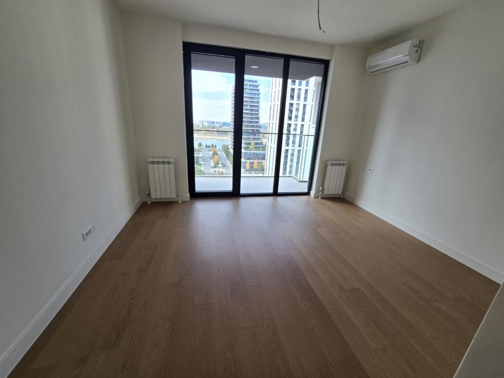 Slika 1 - Bulevar Vudroa Vilsona, Četvorosoban stan za izdavanje, 111m2, 2.500€