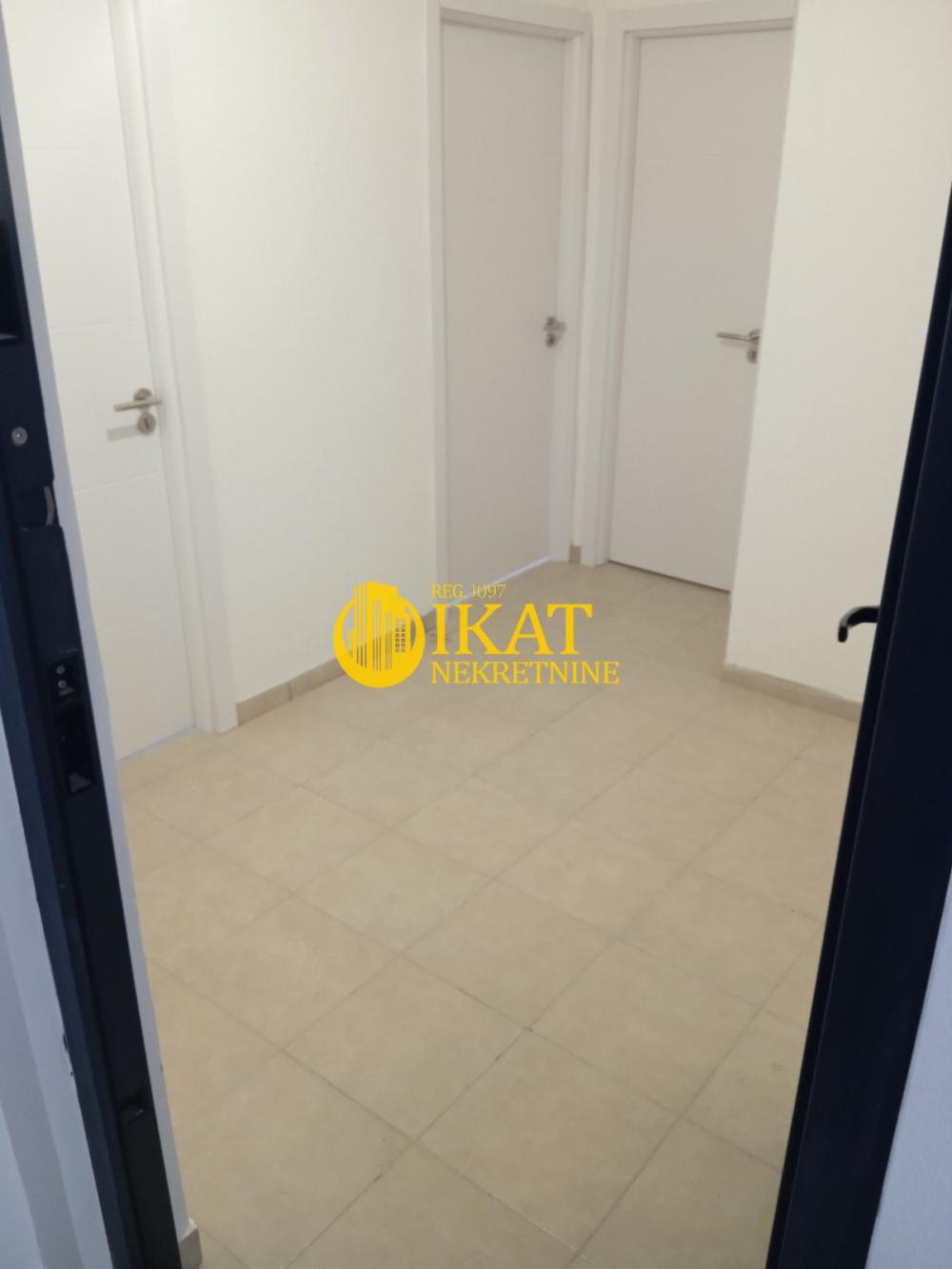 Slika 5 - 8. marta, Trosoban stan na prodaju, 63m2, 89.000€