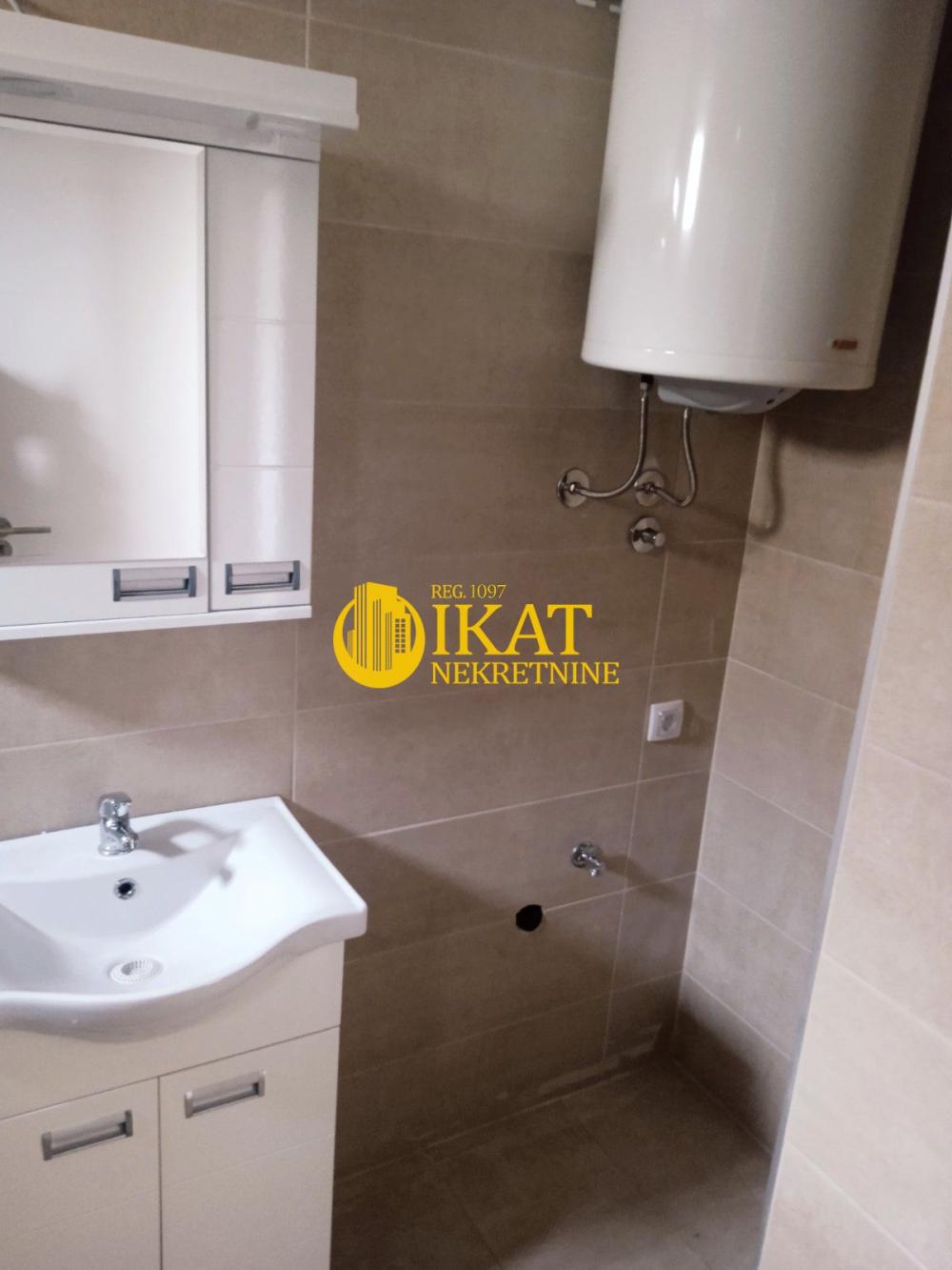 Slika 7 - 8. marta, Trosoban stan na prodaju, 63m2, 89.000€