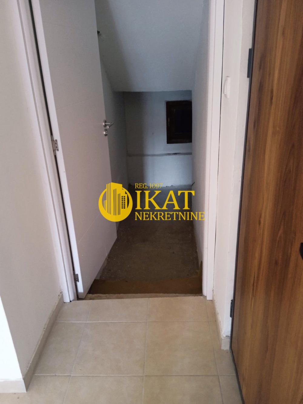 Slika 4 - 8. marta, Trosoban stan na prodaju, 63m2, 89.000€