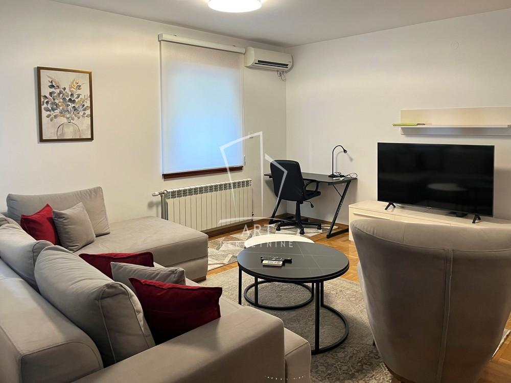 Slika 1 - Kneginje Julije, Trosoban stan za izdavanje, 86m2, 1.300€