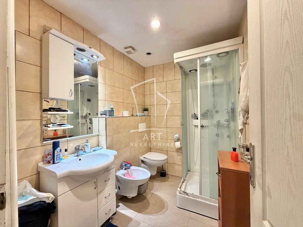 Slika 10 - Borislava Pekića, Trosoban stan na prodaju, 46m2, 215.000€