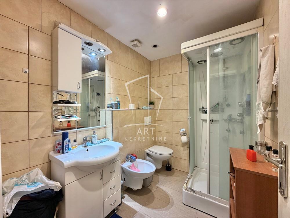 Slika 9 - Borislava Pekića, Trosoban stan na prodaju, 46m2, 215.000€
