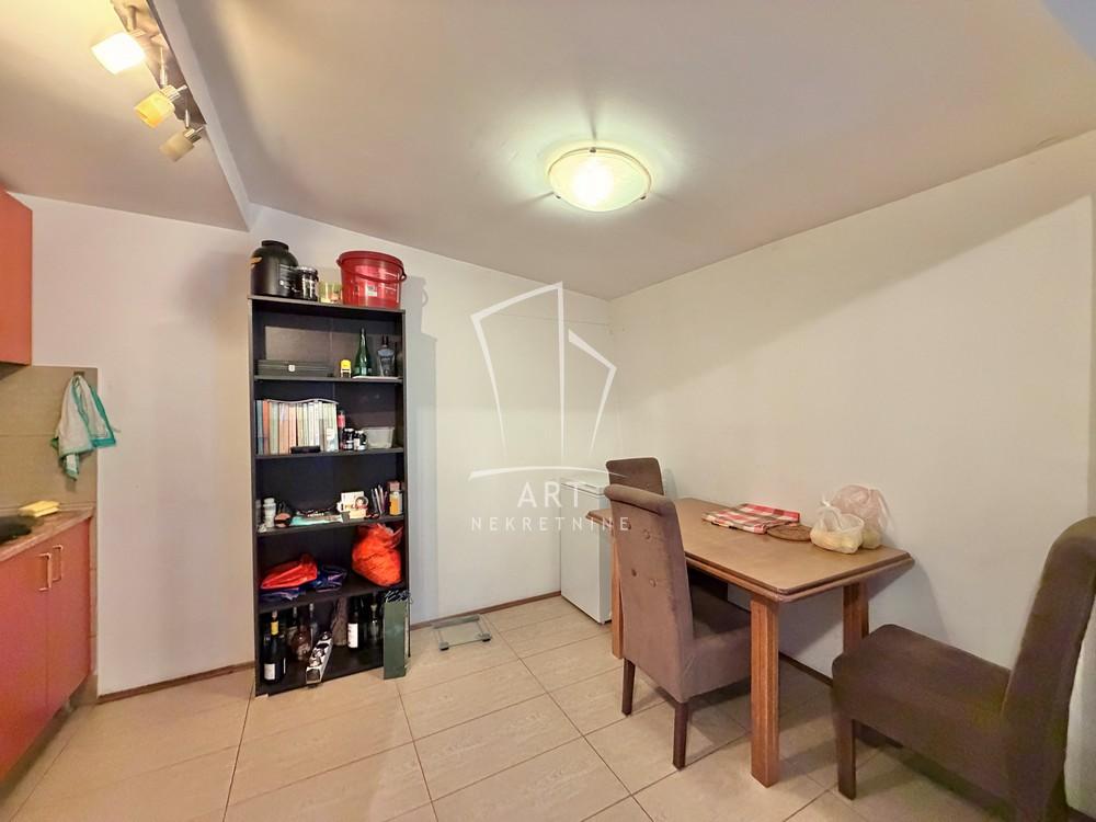 Slika 4 - Borislava Pekića, Trosoban stan na prodaju, 46m2, 215.000€