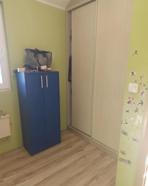 Slika 4 - Borča, Četvorosoban stan na prodaju, 75m2, 92.000€