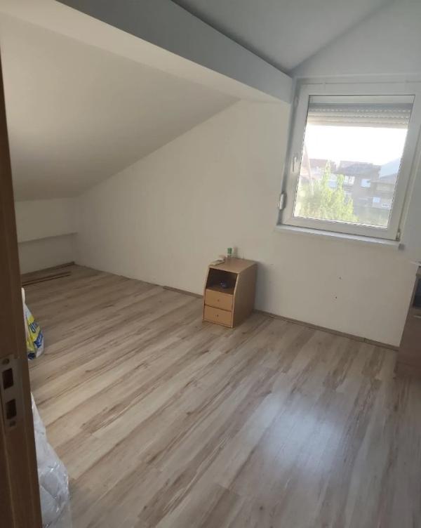Slika 11 - Borča, Četvorosoban stan na prodaju, 75m2, 92.000€