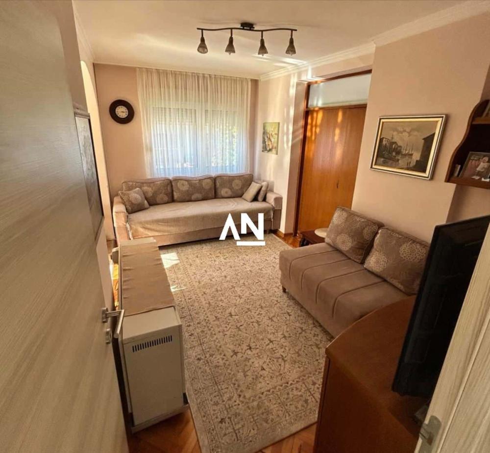 Slika 1 - Čika Miše Djurića, Četvorosoban stan na prodaju, 61m2, 275.000€