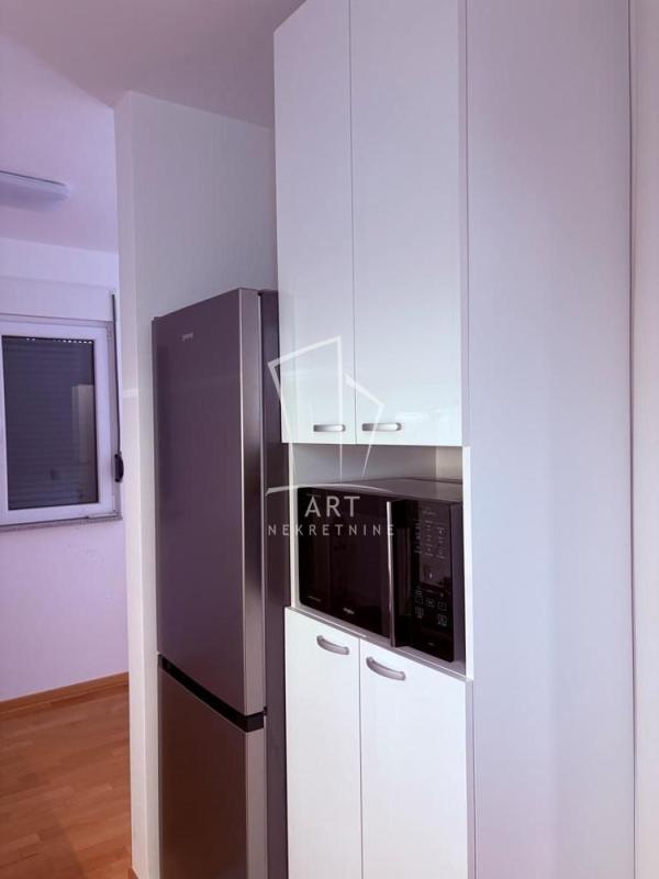 Slika 1 - Živka Petrovića, Dvosoban stan za izdavanje, 42m2, 610€