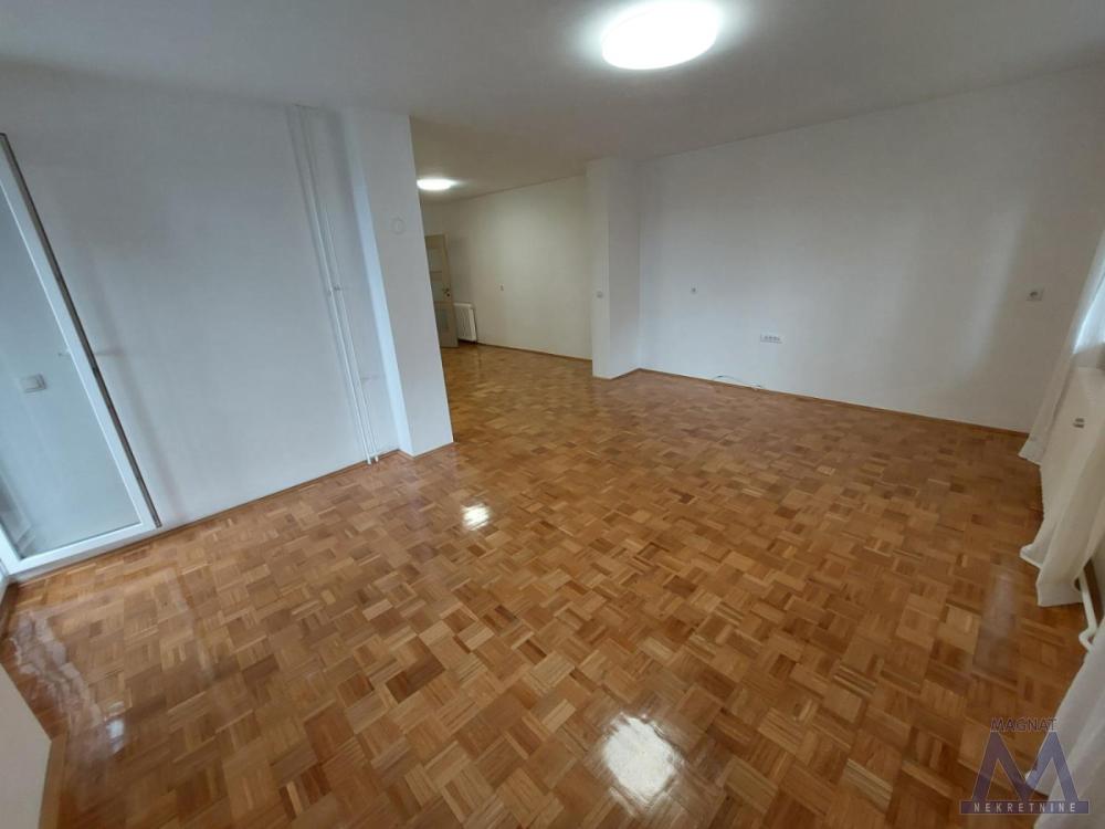 Slika 2 - Trosoban stan na prodaju, 86m2, 237.000€