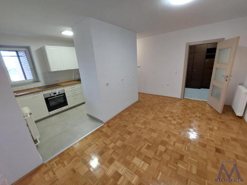 Slika 3 - Trosoban stan na prodaju, 86m2, 237.000€