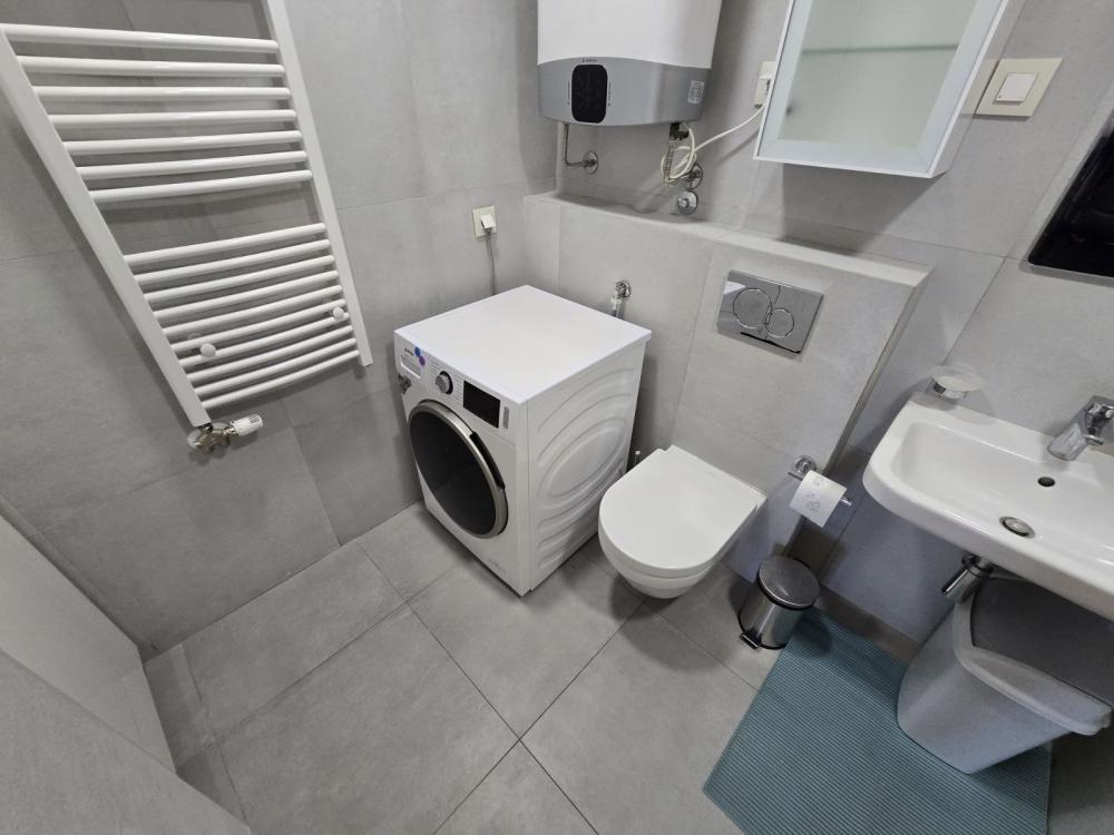 Slika 8 - Bulevar Milutina Milankovića, Trosoban stan za izdavanje, 75m2, 1.400€