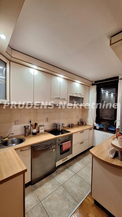 Slika 9 - Metohijska, Četvorosoban stan na prodaju, 109m2, 380.000€