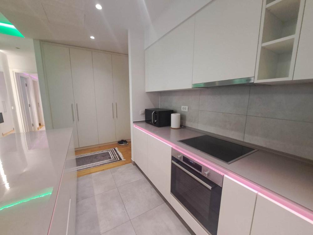 Slika 8 - Hercegovačka, Četvorosoban stan za izdavanje, 124m2, 4.000€