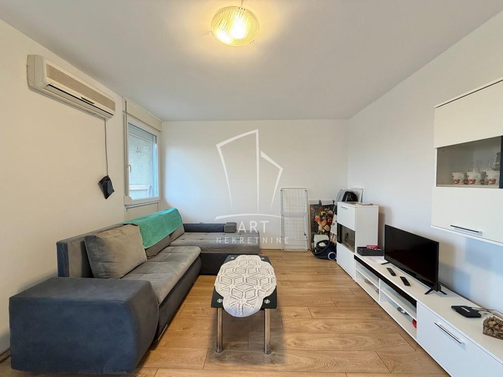 Slika 2 - Bratstva i jedinstva, Trosoban stan na prodaju, 70m2, 158.000€