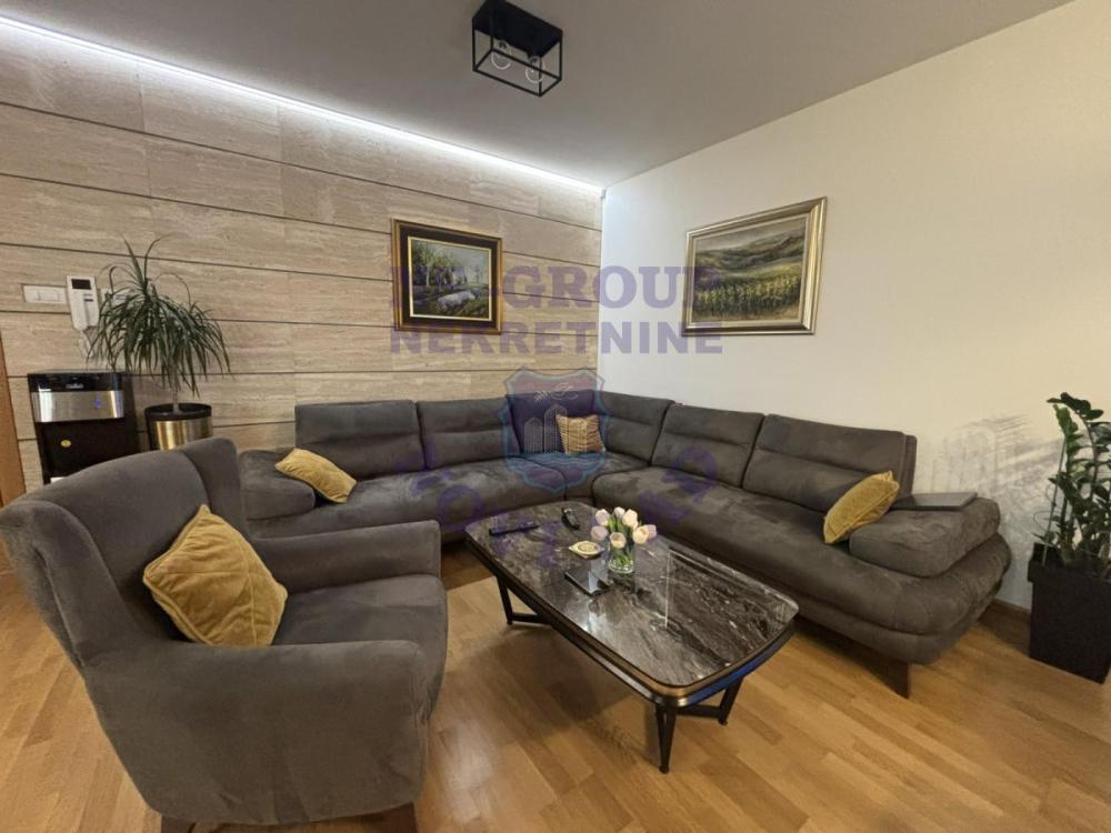 Glavna slika -Trosoban stan na prodaju, 75m2, 306.940€