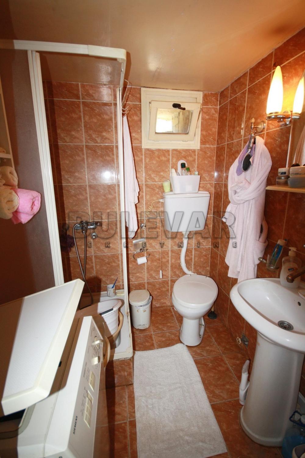 Slika 7 - Niška Banja,  Kuća na prodaju, 300m2, 200.000€