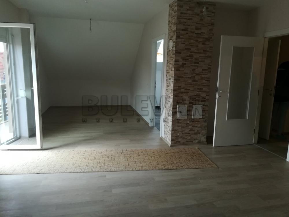 Slika 4 - Bagremova, Četvorosoban stan za izdavanje, 210m2, 900€