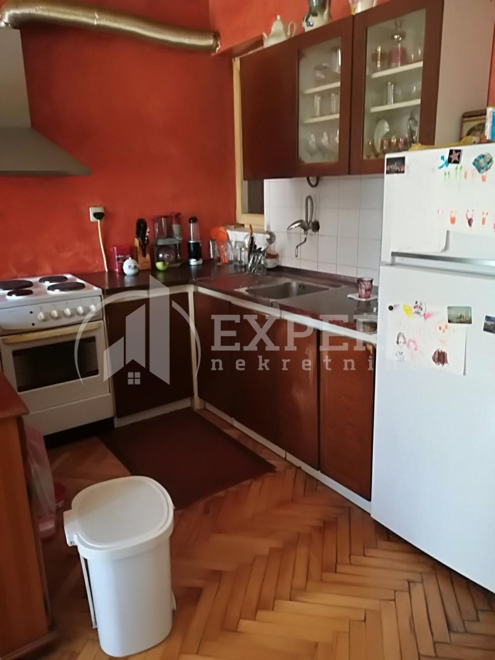 Slika 6 - Vojvode Tankosića,  Kuća na prodaju, 270m2, 400.000€