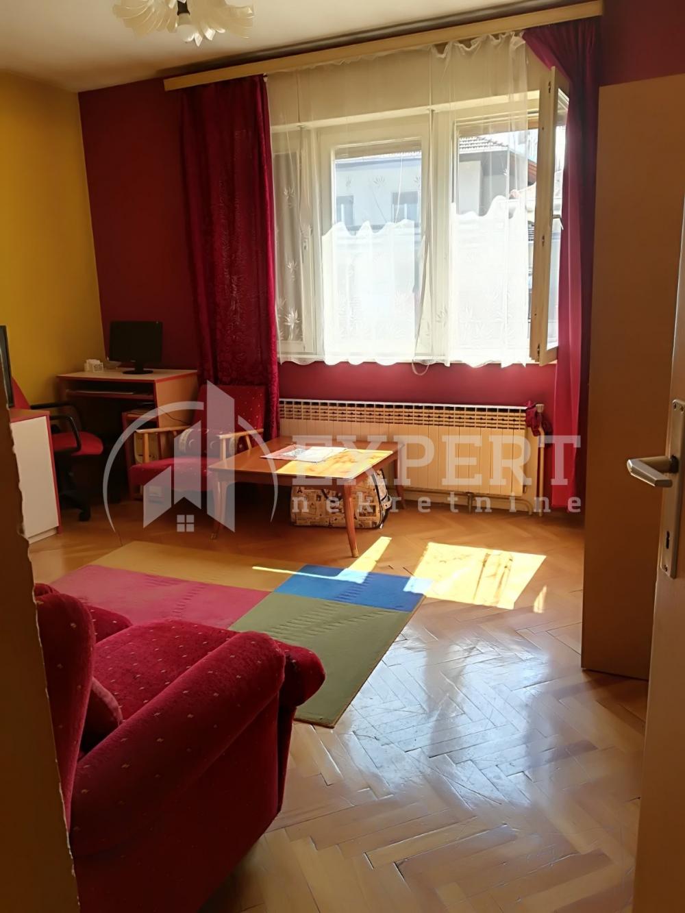 Slika 4 - Vojvode Tankosića,  Kuća na prodaju, 270m2, 400.000€