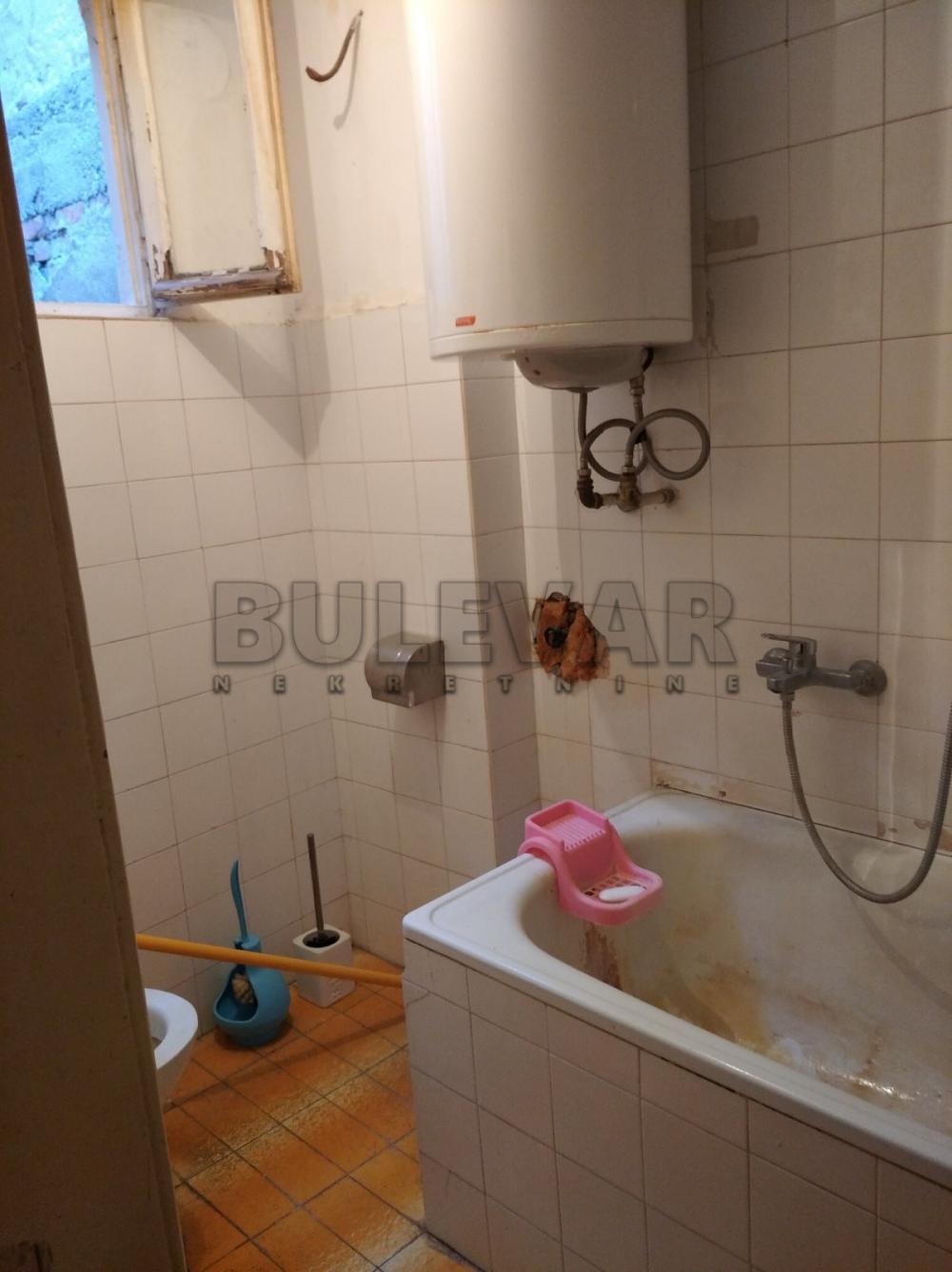 Slika 5 - Obrenovićeva, Četvorosoban stan na prodaju, 133m2, 133.000€