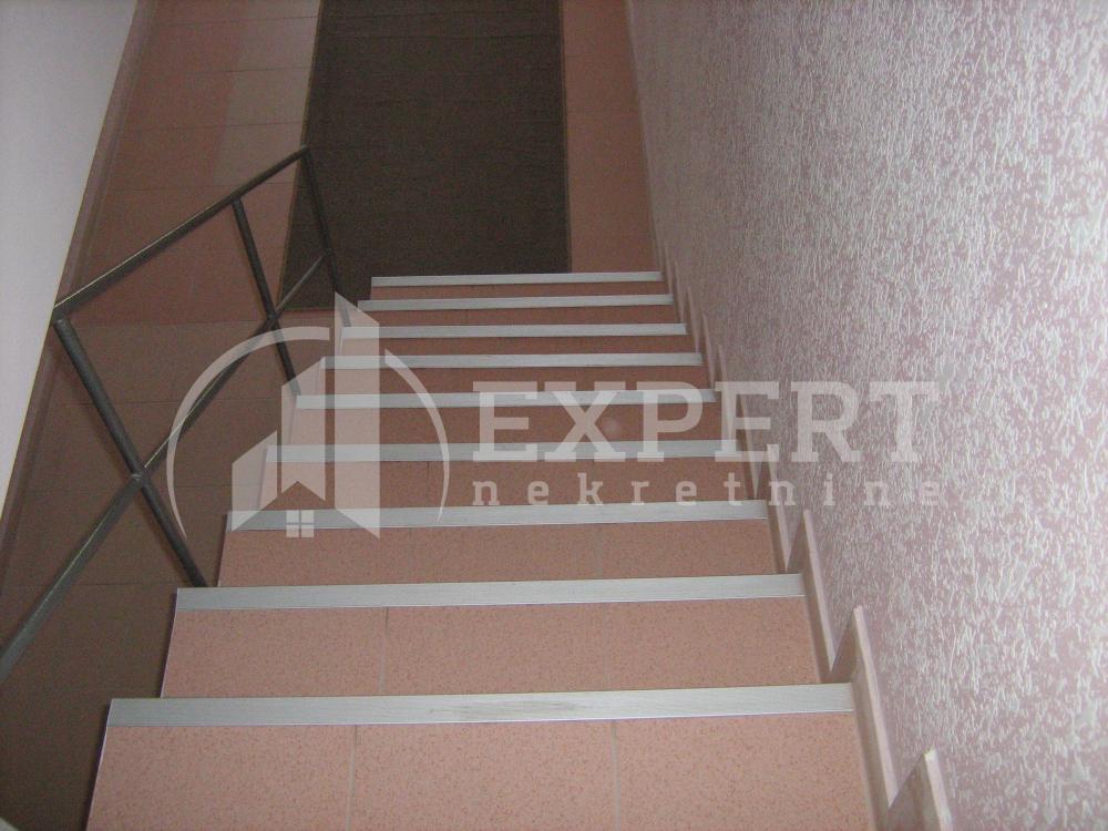 Slika 5 - Knjaževačka,  Kuća na prodaju, 239m2, 220.000€