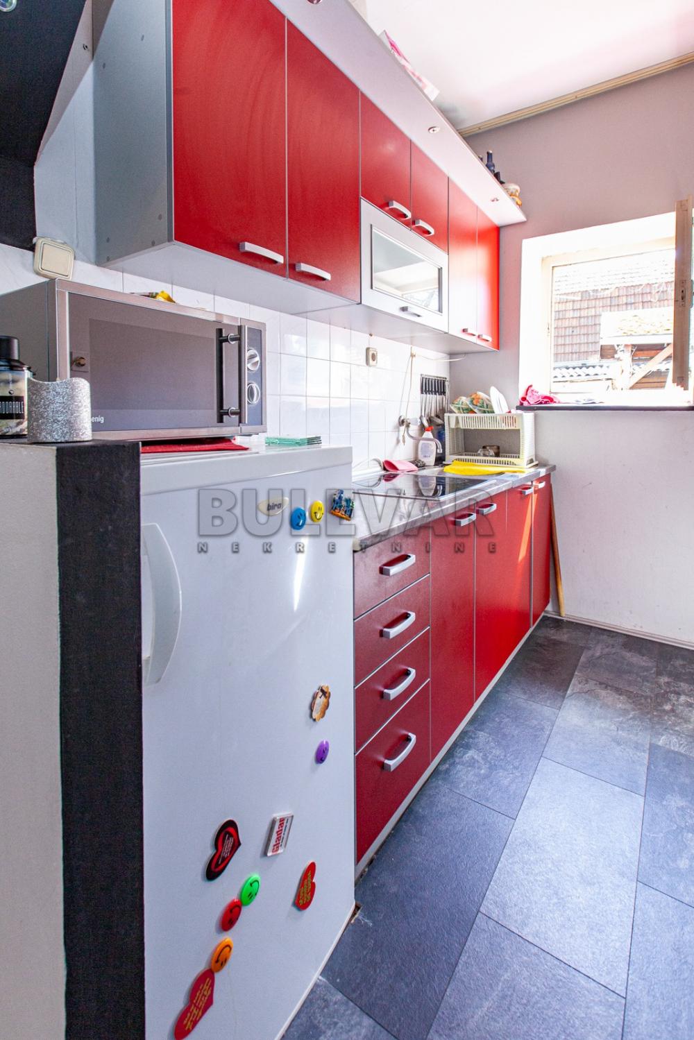 Slika 1 - Primorska,  Kuća na prodaju, 324m2, 566.500€